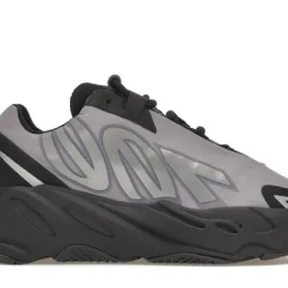 Yeezy  kids Boost 700 MNVN